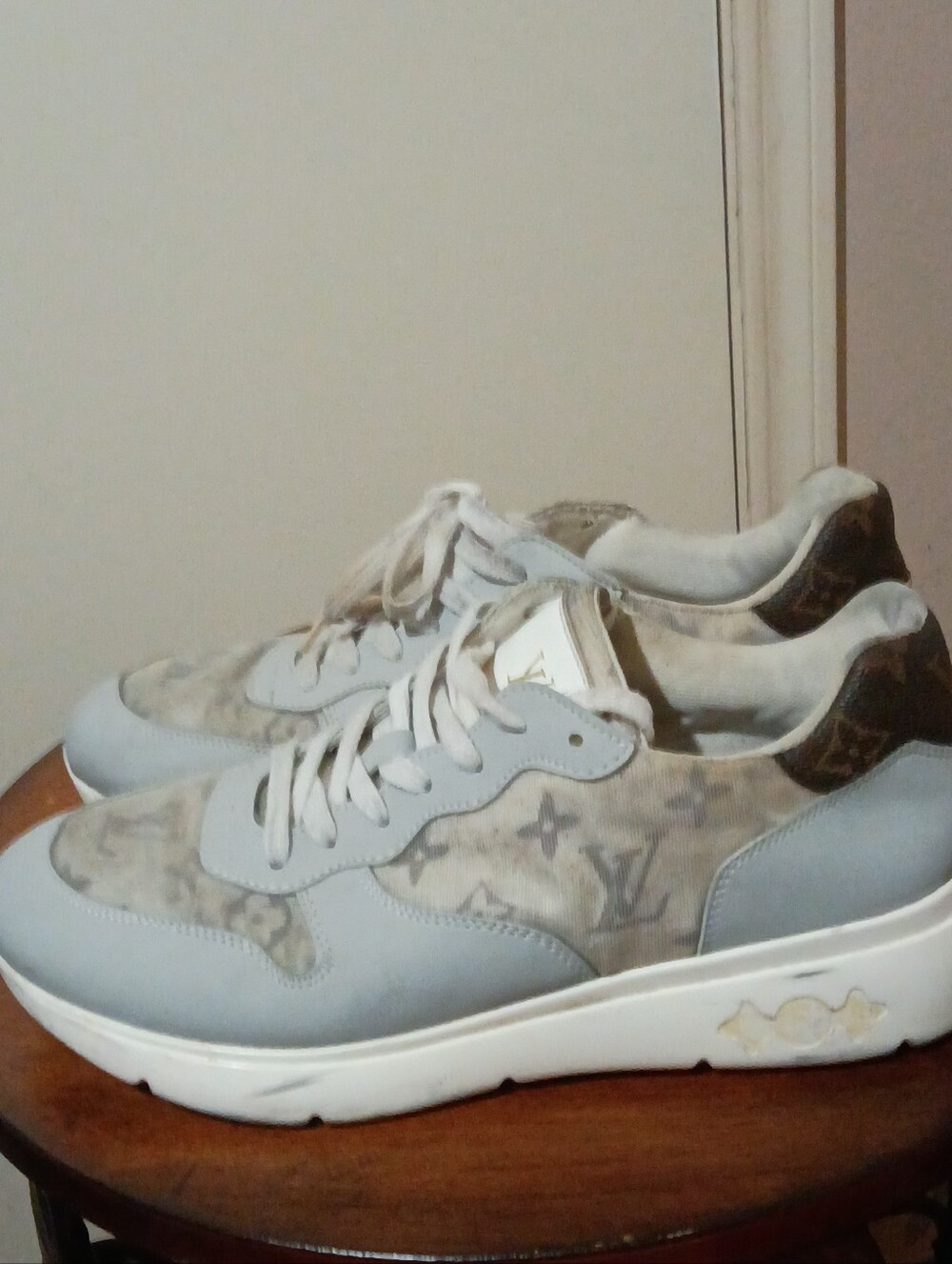 Size 11B US/41 Louis Vuitton Run Away Sneaker Tennis Shoes Blue White - Picture 10 of 15